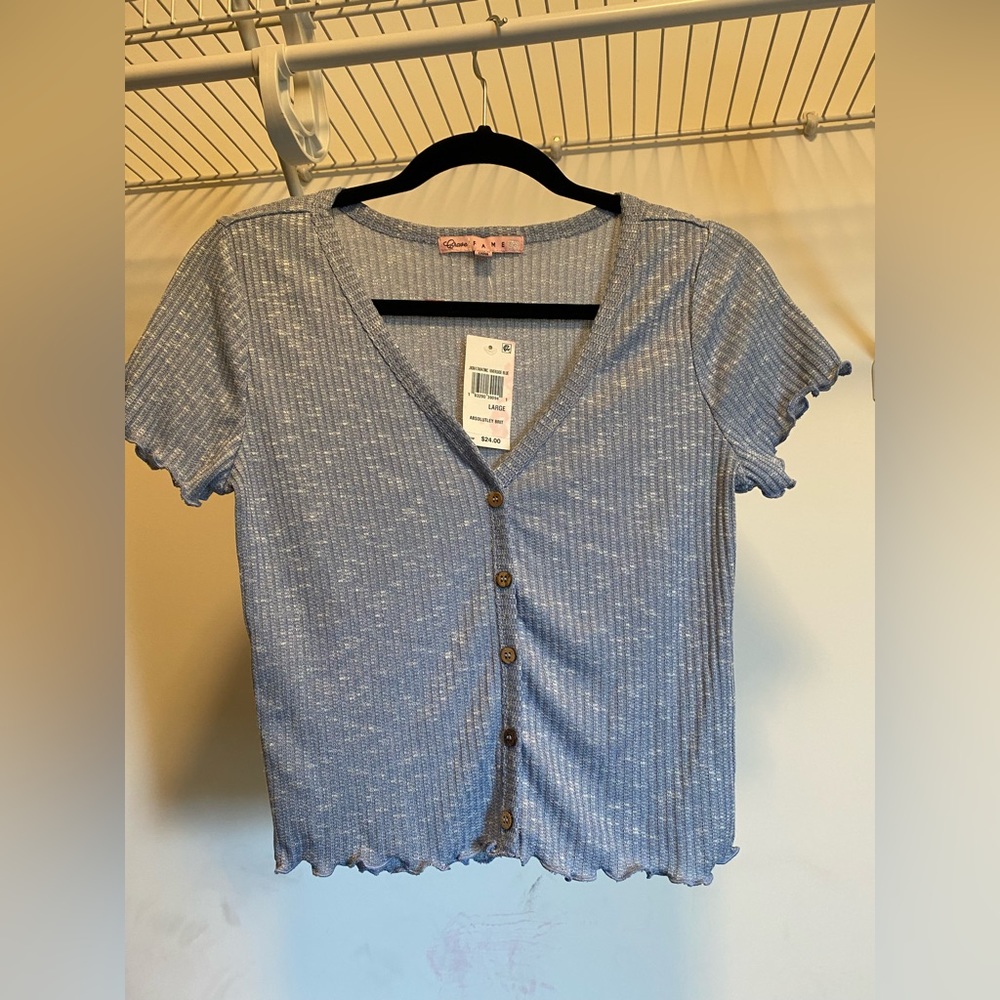 Women’s Cropped Top With Buttons Size L
